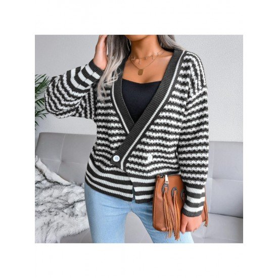  New V-Neck Striped Knitted Sweater