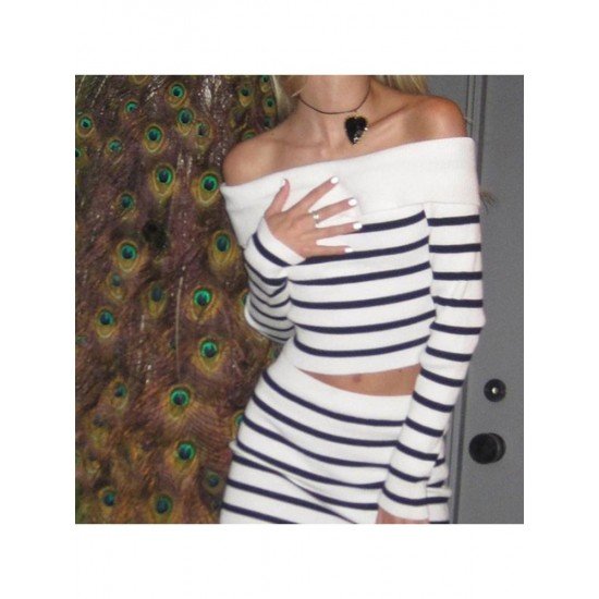  Striped Off The Shoulder Long Sleeve Cropped Tops